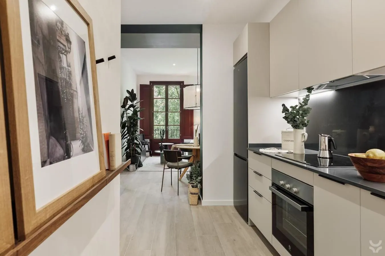 Roses - 1 Bedroom And Balcony In Sant Antoni Barcelona Lägenhet